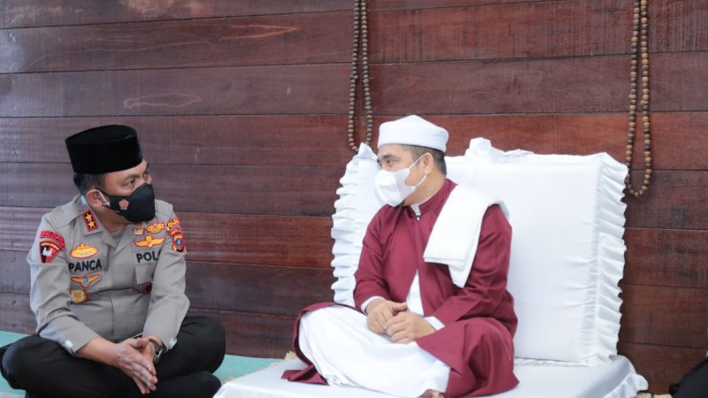 Silaturahmi ke Tuan Guru Besilam, Kapolda Sumut Mohon Doa Selalu Amanah