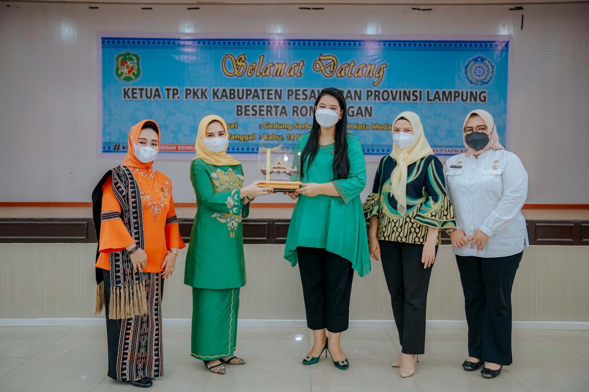 Ketua TP PKK Kota Medan Sambut Kedatangan Ketua TP PKK Kabupaten Pesawaran