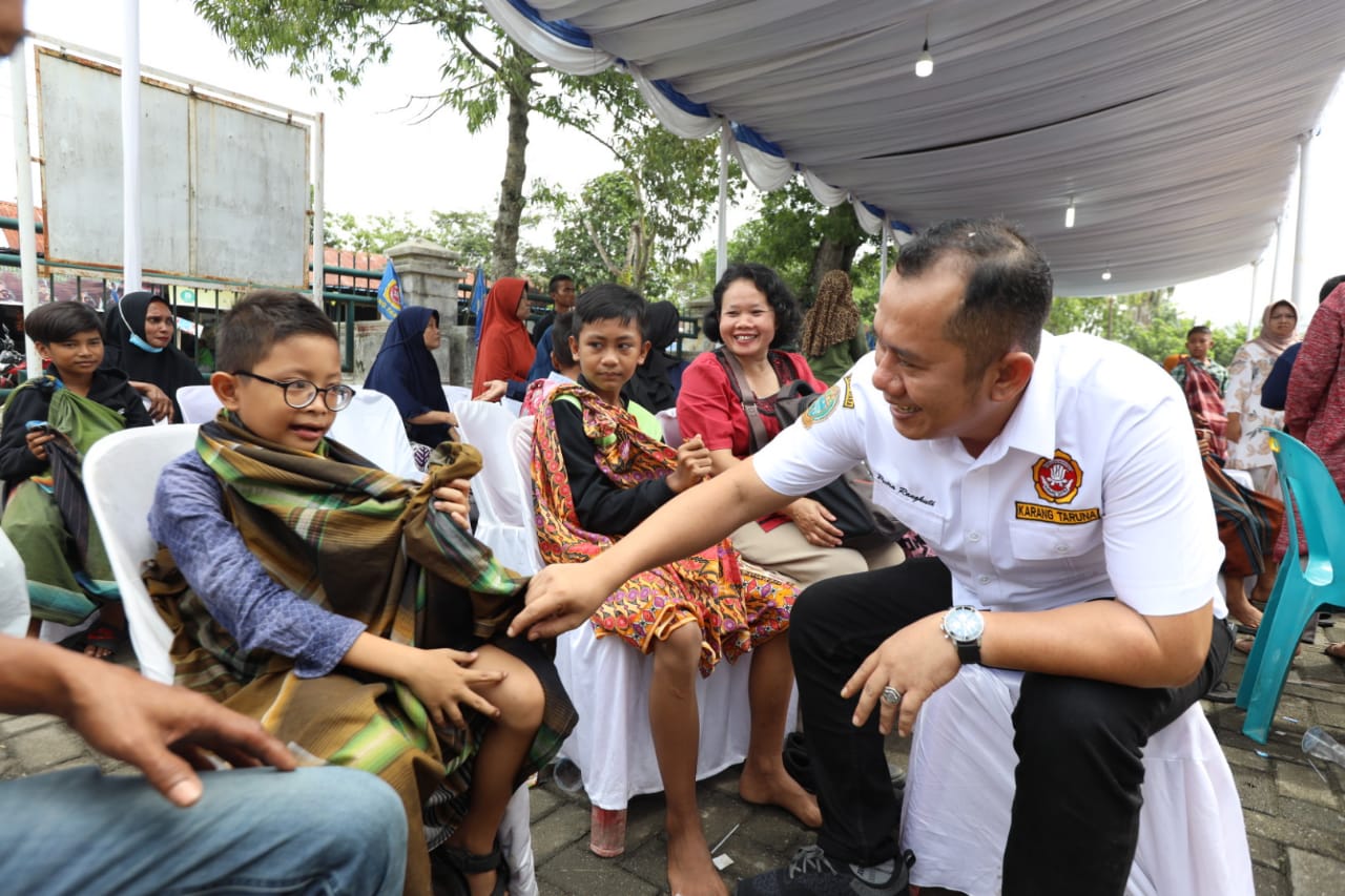 Darma Putra Rangkuti Berikan Santunan Sunatan Massal Karang Taruna Kota Binjai