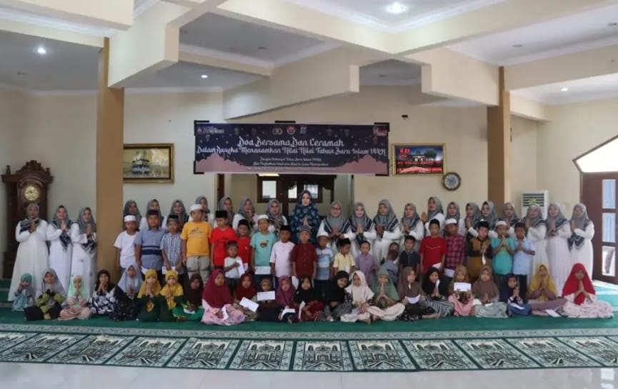 Polres Mandailing Natal Gelar Doa Bersama Dengan Anak Yatim Piatu