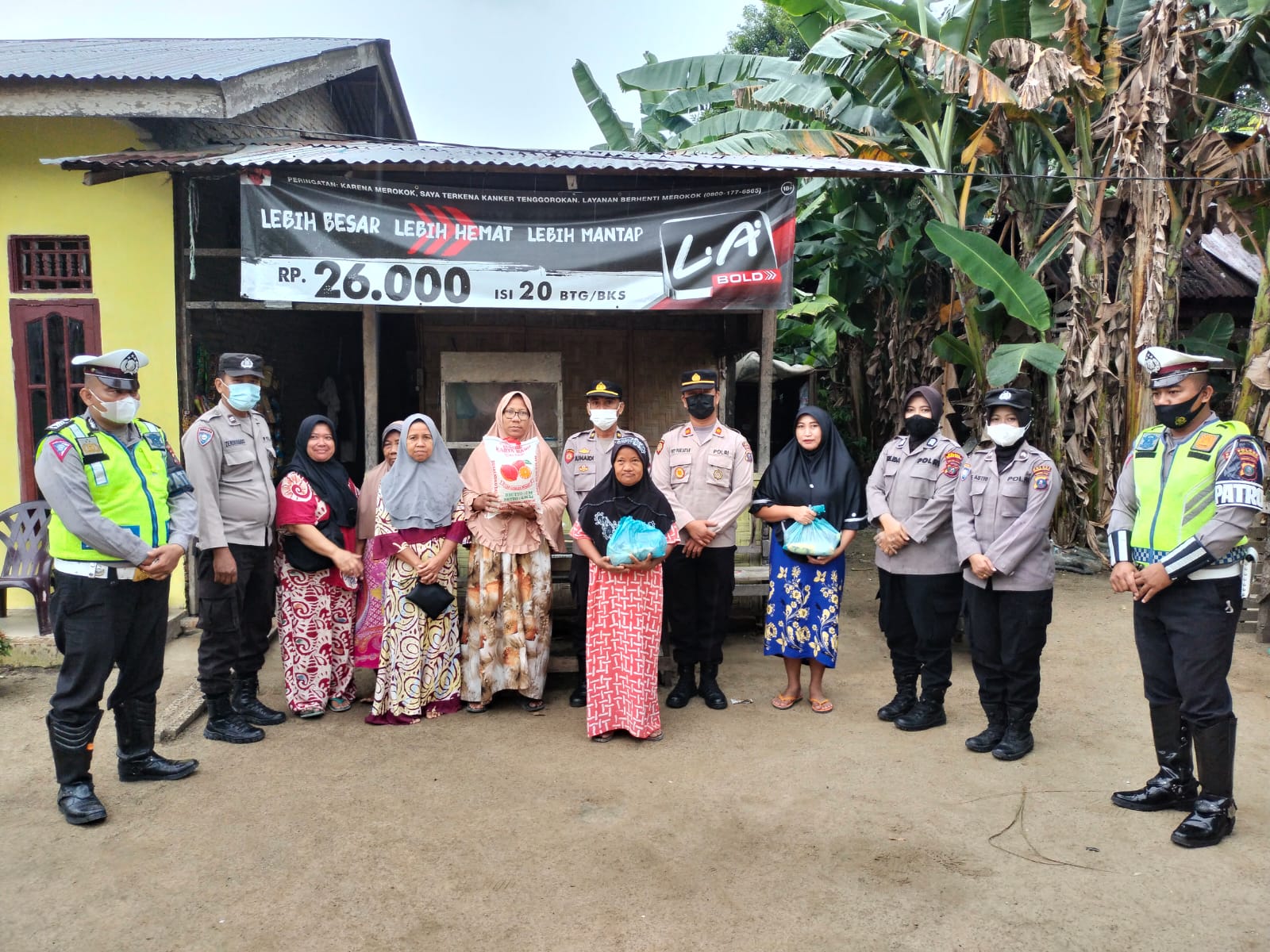 Polres Sergai Giat Pemberian Bantuan Sosial’ Dalam Membantu Warga Masyarakat Yang Terdampak Dan Penyesuaian Harga BBM