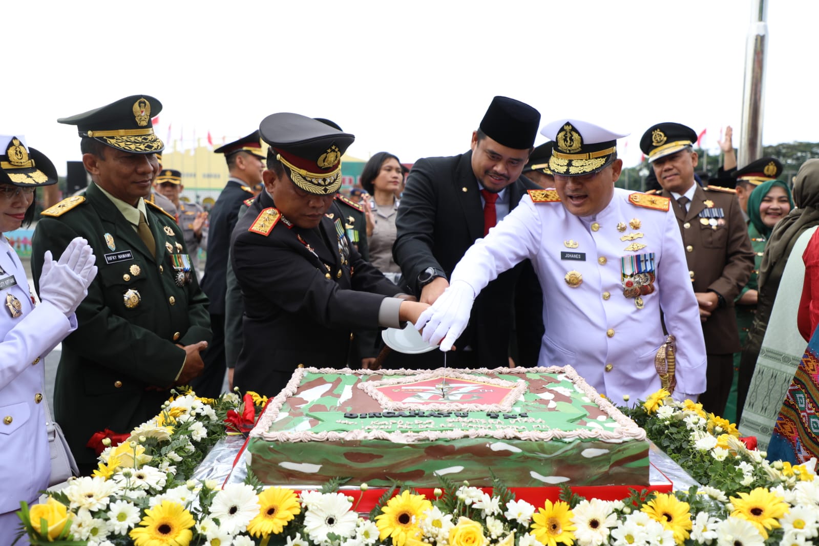 Hadiri HUT TNI ke 77, Kapolda Sumut : Semoga TNI-Polri Semakin Kompak dan Solid