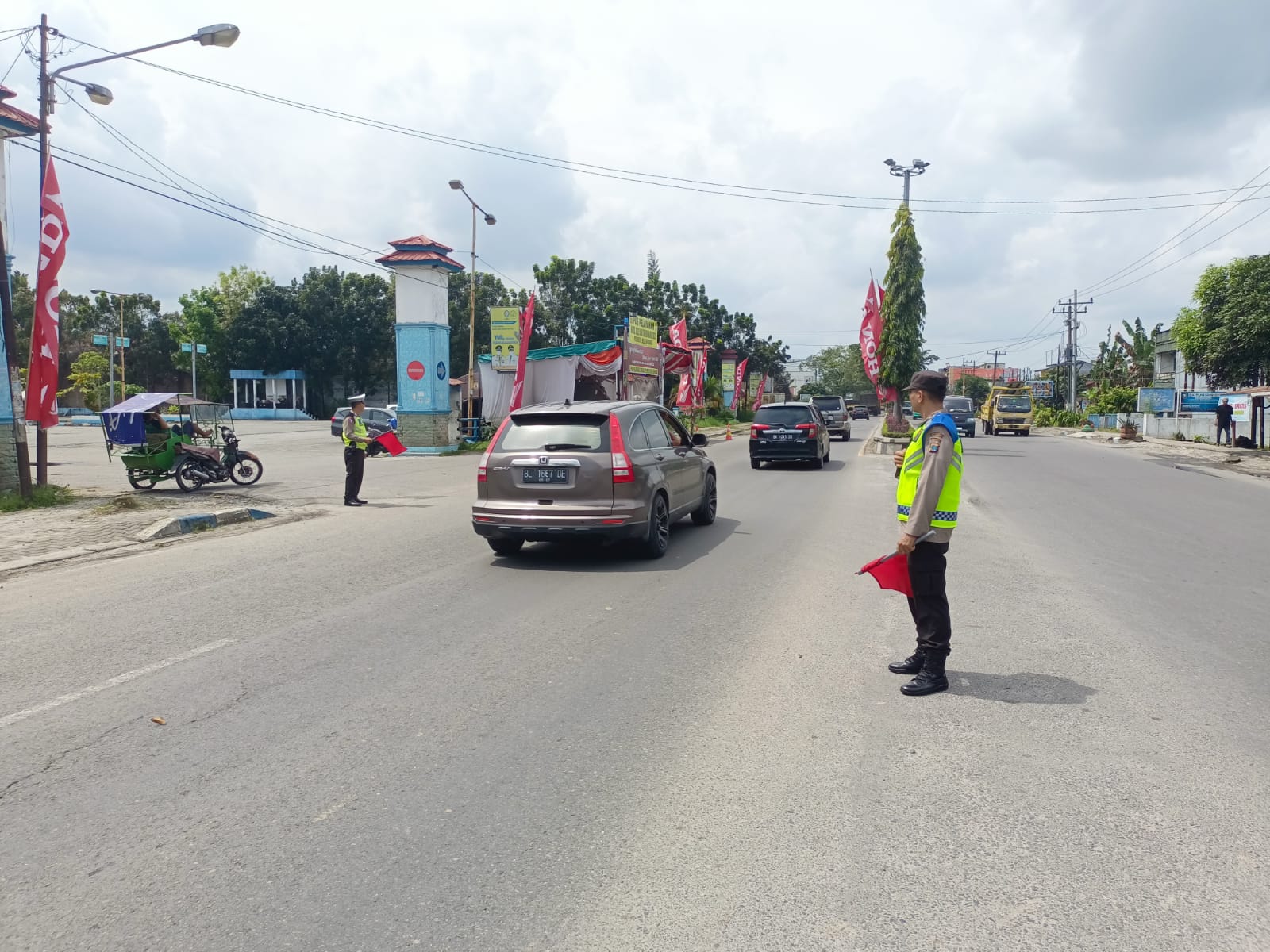 Personil Posyan Cemara Polresta Deli Serdang Laksanakan Giat KRYD Berikan Himbauan Dan Antisipasi Gangguan Kamtibmas