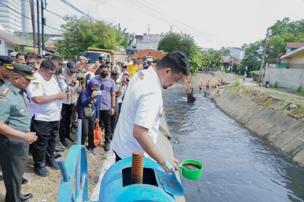 Bobby Nasution : Sungai Masih Jadi Tempat Pembuangan Sampah