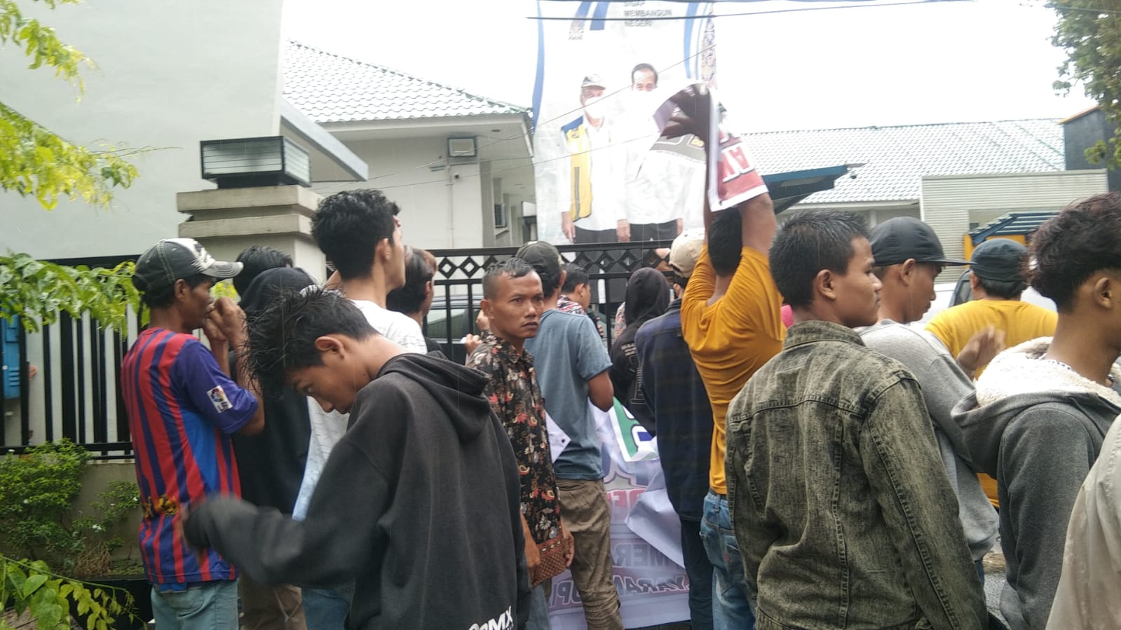 Terkait Pengerjaan SPAM Mebidang Gerakan Masyarakat Bersatu Indonesia Raya Sumut Giat Aksi Demo Di kantor Dinas Bina Marga