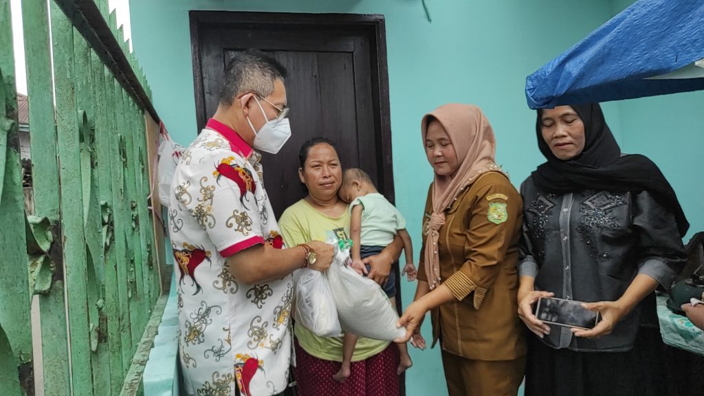 Wong Chun Sen Kunjungi Penderita Stunting