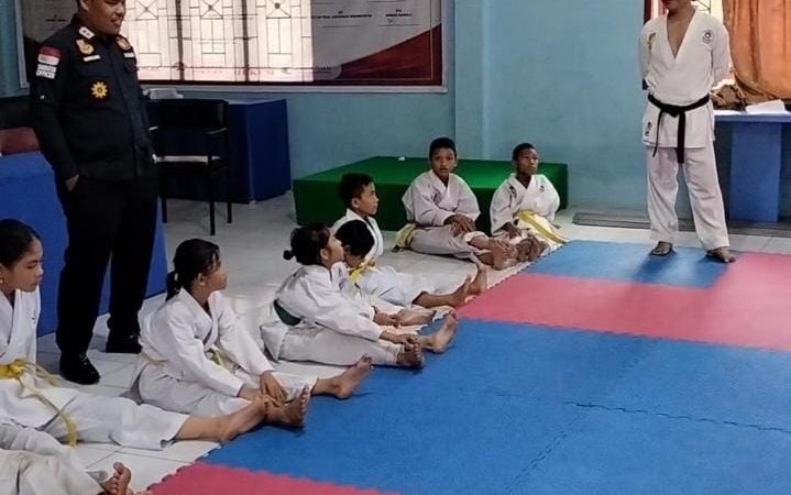 Ketua Kushin Ryu-M Karate Do Indonesia Sibolga Memberikan Motivasi Kepada Para Atlet KKI