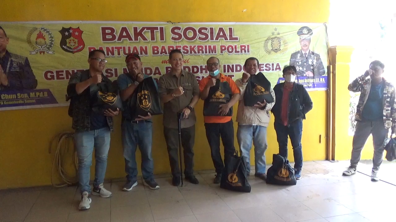 Gemabudhi Sumut dan Bareskrim Polri Beri Paket Sembako ke Wartawan DPRD Medan