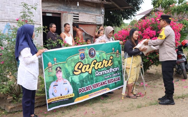 Polres Sergai Gelar Pemberian Bansos ke Warga Kurang Mampu