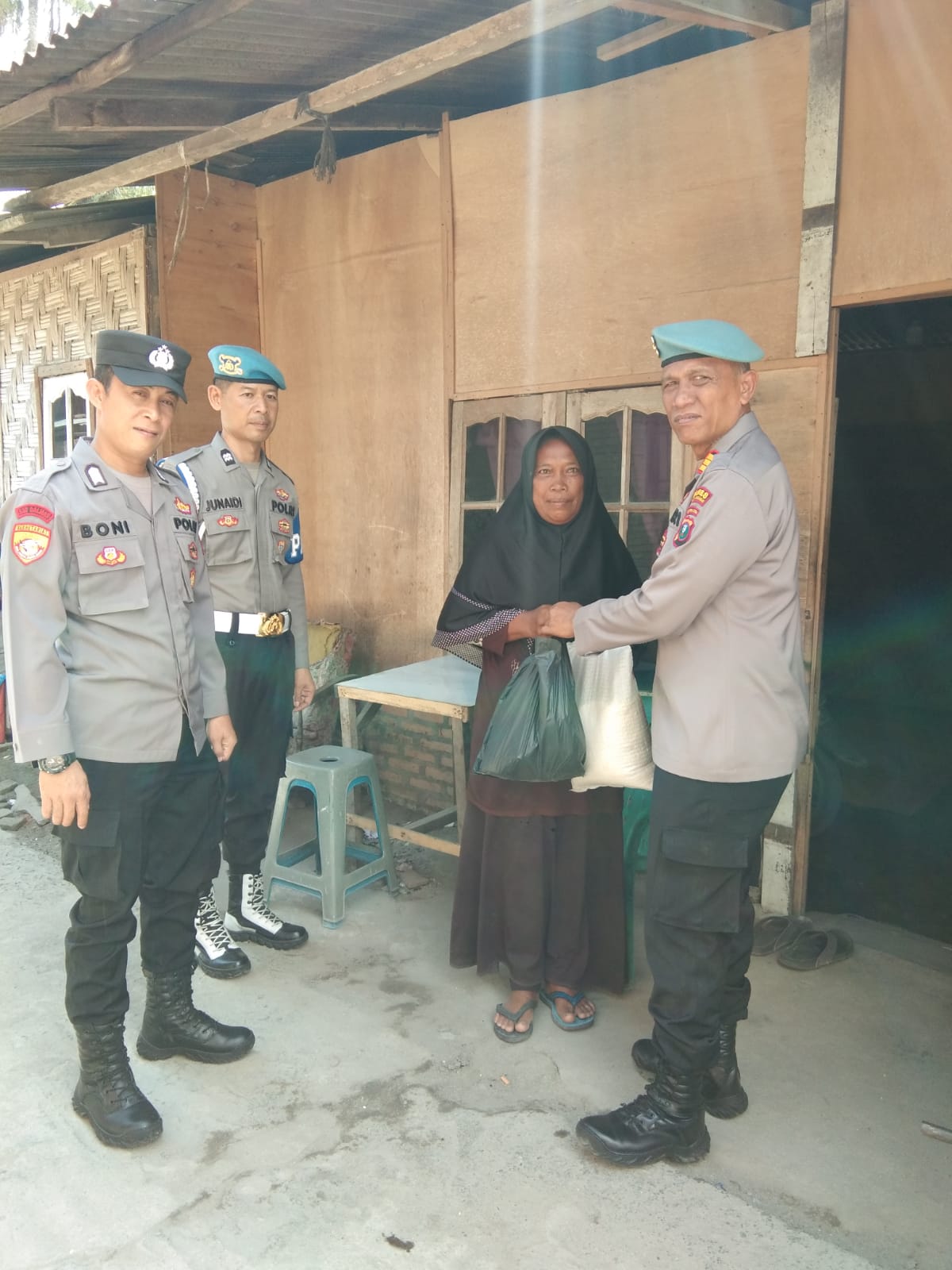 Safari Ramadhan, Polres Sergai Kembali Gelar Pemberian Bansos Secara Door to Door
