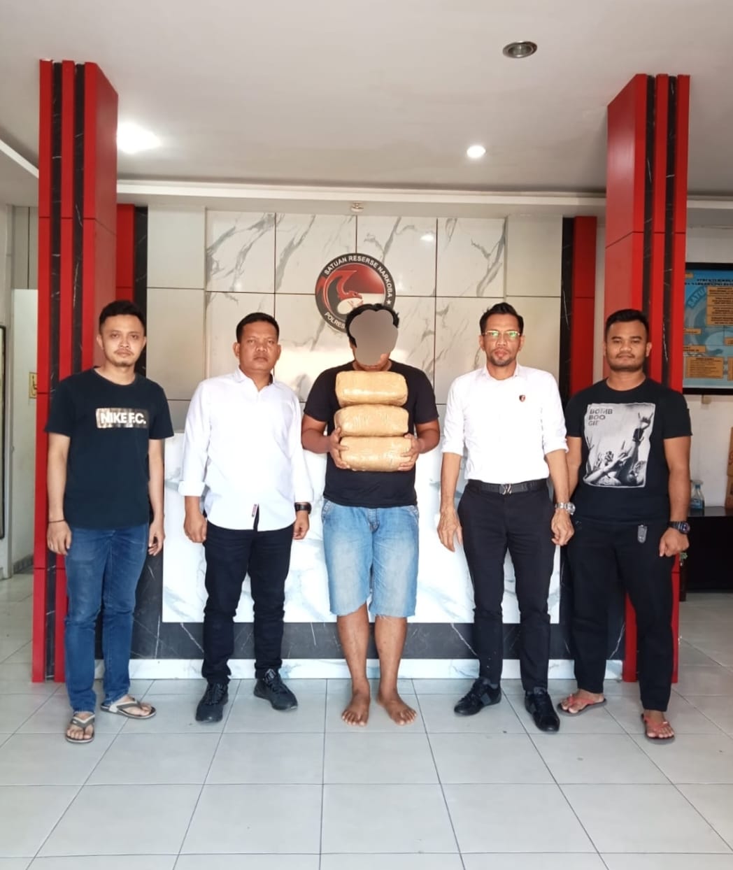 Sat Narkoba Polresta Deli Serdang Gagalkan Pengiriman 6 Kg Ganja Tujuan Pekanbaru