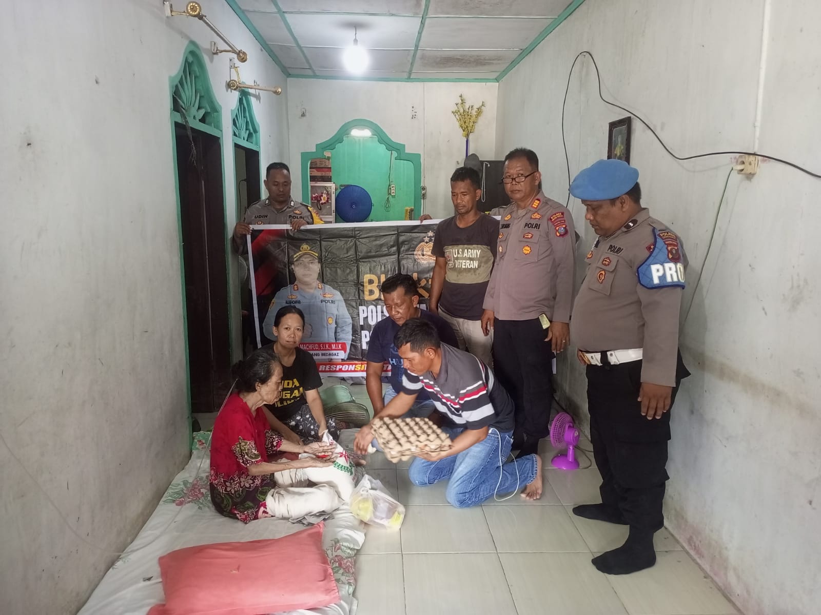 Polsek Tanjung Beringin Sergai Gelar Pemberian Bansos