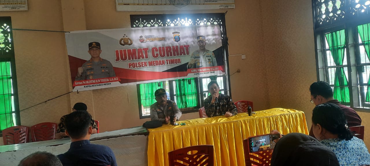 Jumat Curhat, Polsek Medan Timur Menyambangi Warga Kelurahan Perintis