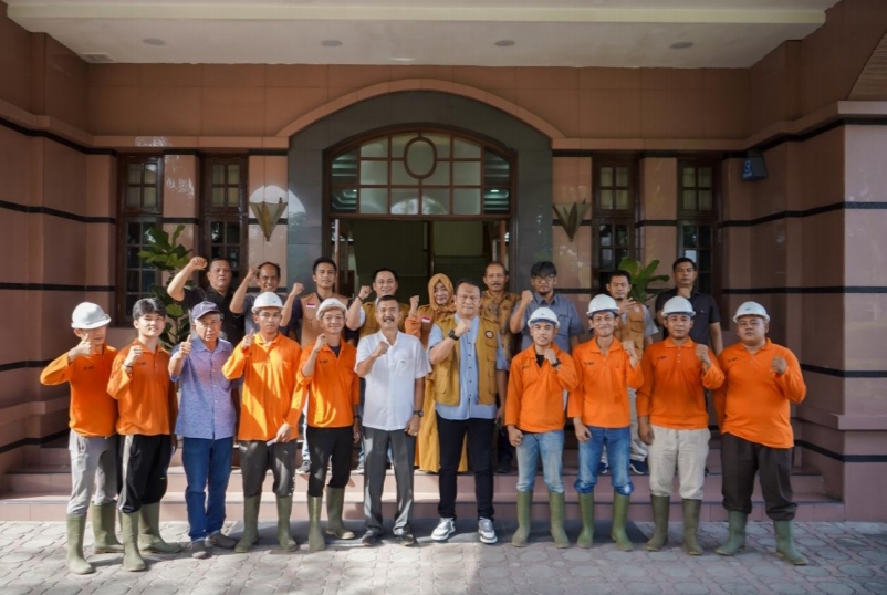 Terima IJT Tahun Kinerja 2023, Karyawan Kantor Direksi Sisihkan Sebagian Rezeki Untuk Cleaning Service