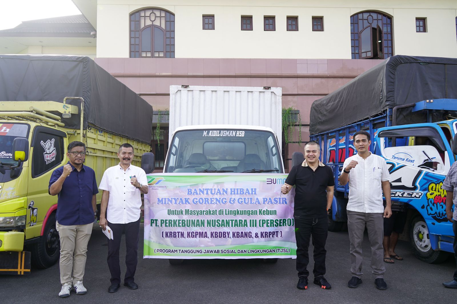 PTPN III Salurkan Bantuan Minyak Goreng dan Gula Pasir Ke Desa Sekitar Kebun