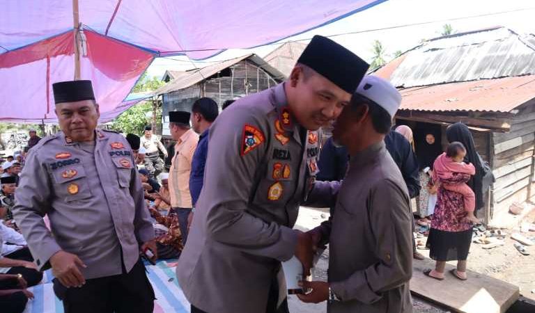 Kapolres Madina Melayat Ke Rumah Ayah Kandung Dari Ust Penceramah