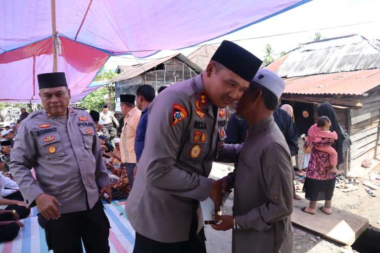 Kapolres Madina Melayat Ke Rumah Ayah Kandung Dari Ust Penceramah