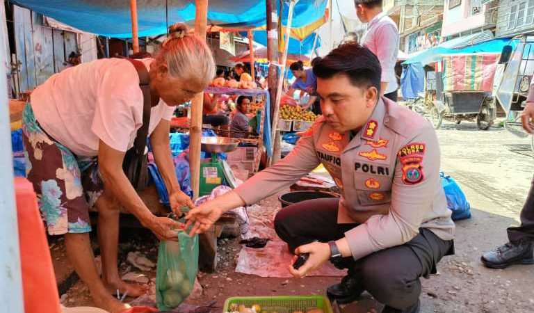 Kapolres Toba Meninjau Langsung Aktifitas di Pasar Tradisional