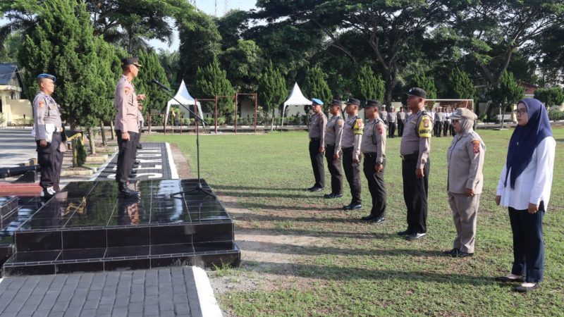 Kapolres Sergai Pimpin Apel Pemberian Piagam Penghargaan Kepada Personil yang Berprestasi