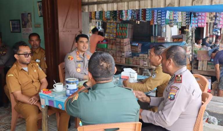 Kapolres Toba kunjungi Pasar Parsoburan dan Coffee Morning Serta Silahturahmi Bersama Forkopimca Habinsaran