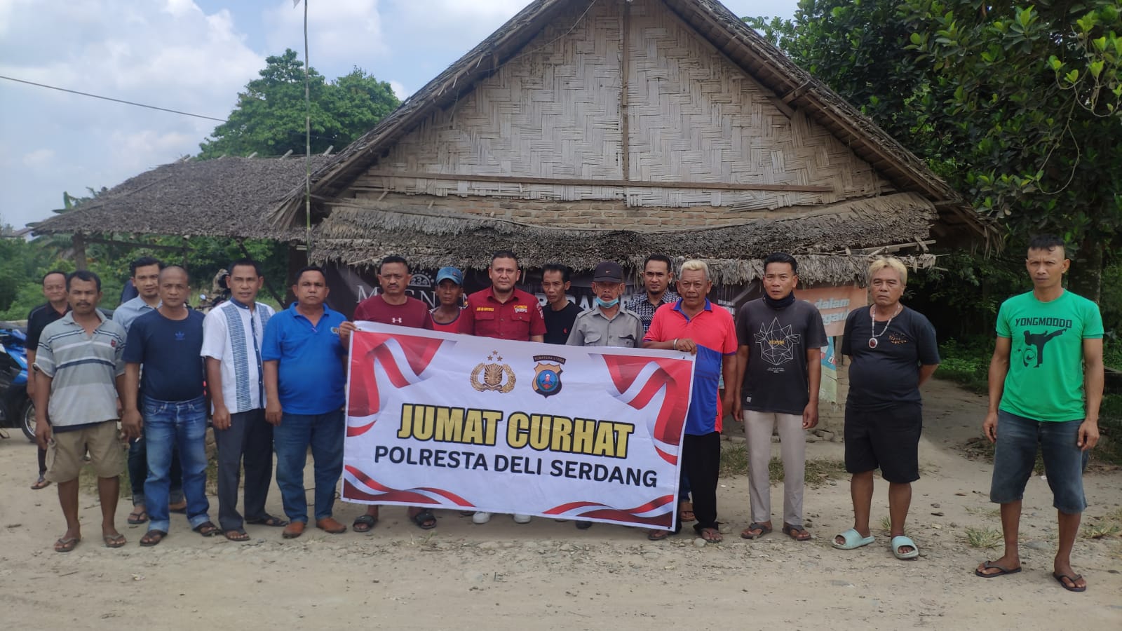 Polresta Deli Serdang Laksanakan Kegiatan Jumat Curhat Dengarkan Keluh Kesah Masyarakat