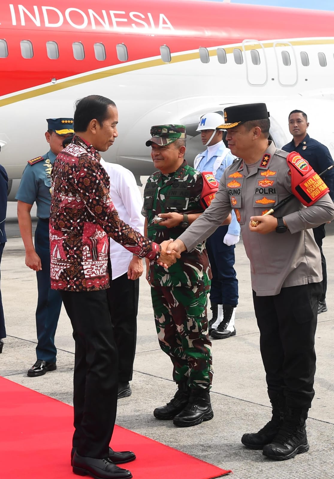 Kapolda Sumut Sambut Kunker Presiden Jokowi di Bandara Kualanamu