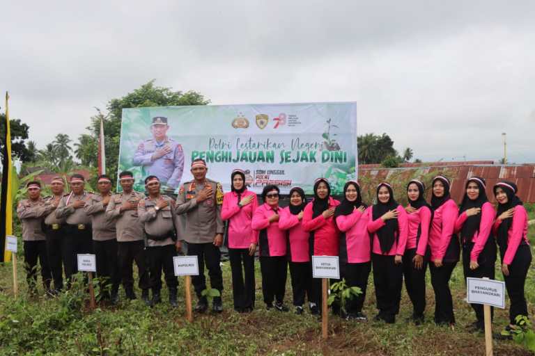 Polres Madina Laksanakan Giat Menanam Pohon Serentak