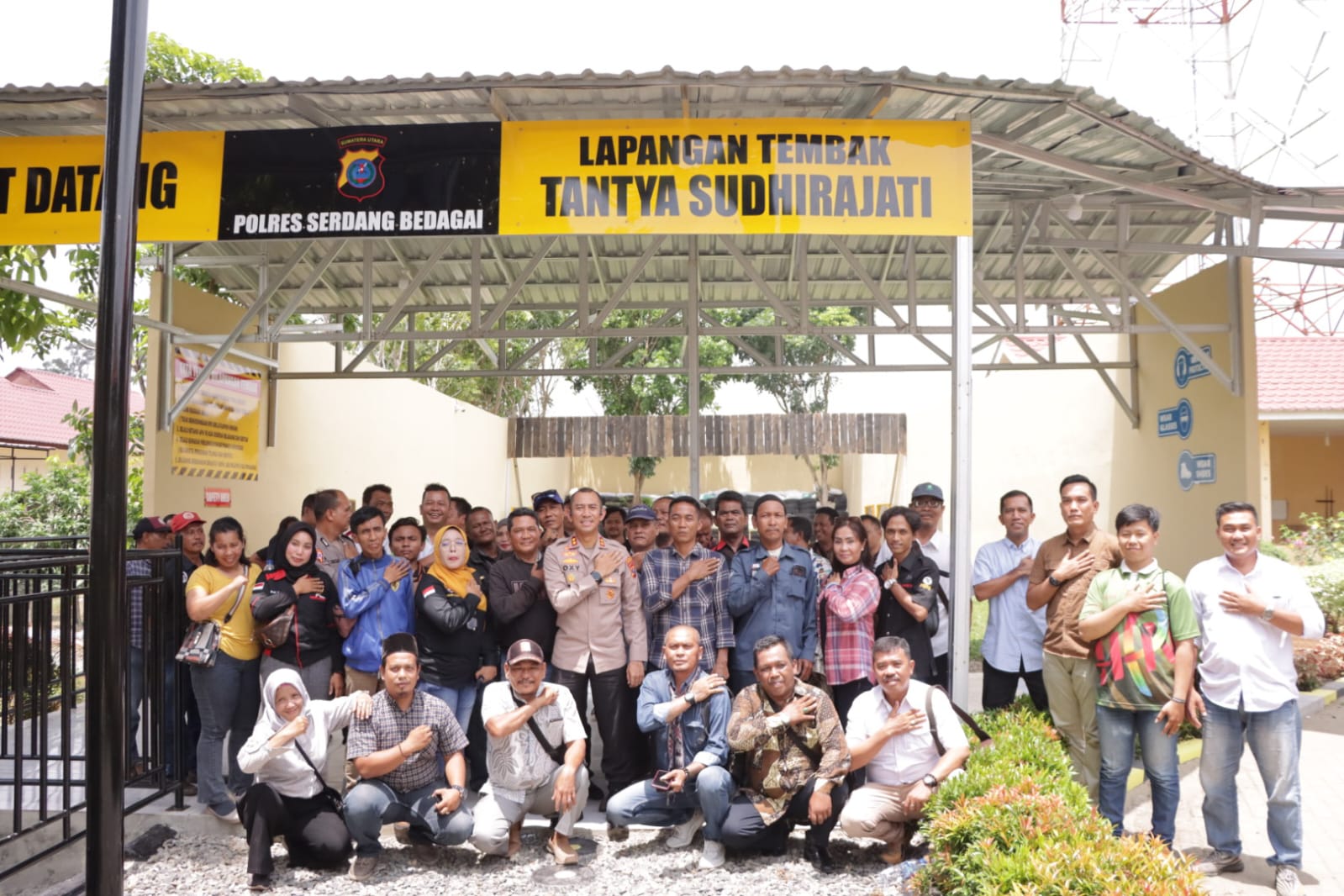 Ngopi Bareng Sambil Ngobrol Santai, Kapolres AKBP Oxy Ajak Wartawan Berkolaborasi dalam Menebar Kebaikan