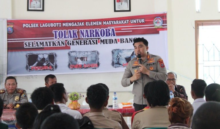 Kapolres Toba Sosialisasi di Kampung Narkoba Kantor Desa Ompu Raja Hutapea