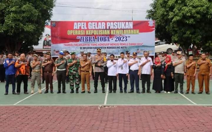 Kapolres Madina Pimpin Apel Upacara Gelar Pasukan Operasi Zebra Toba Tahun 2023