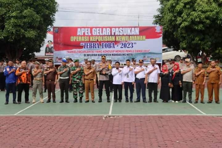 Kapolres Madina Pimpin Apel Upacara Gelar Pasukan Operasi Zebra Toba Tahun 2023