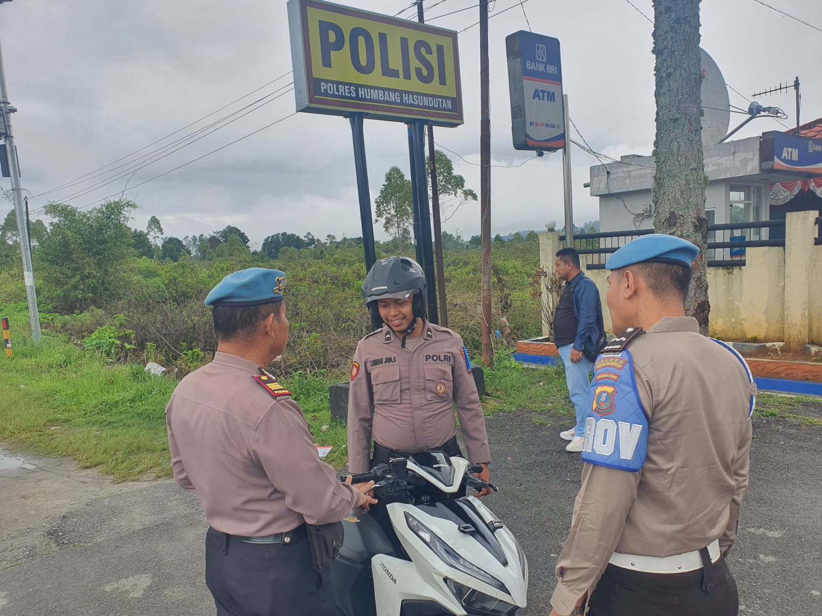 Tegakkan Disiplin, Propam Polres Humbahas Lakukan Razia Kendaraan Personil