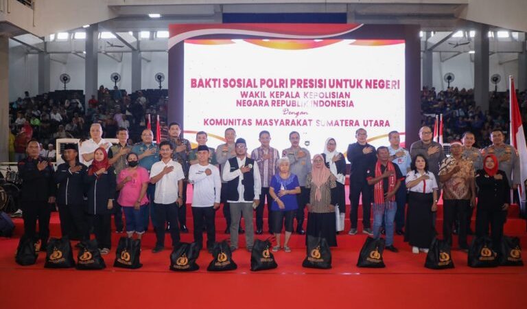 Wakapolri dan Kapolda Sumut Gelar Bakti Sosial Bagikan 5.000 Paket Sembako