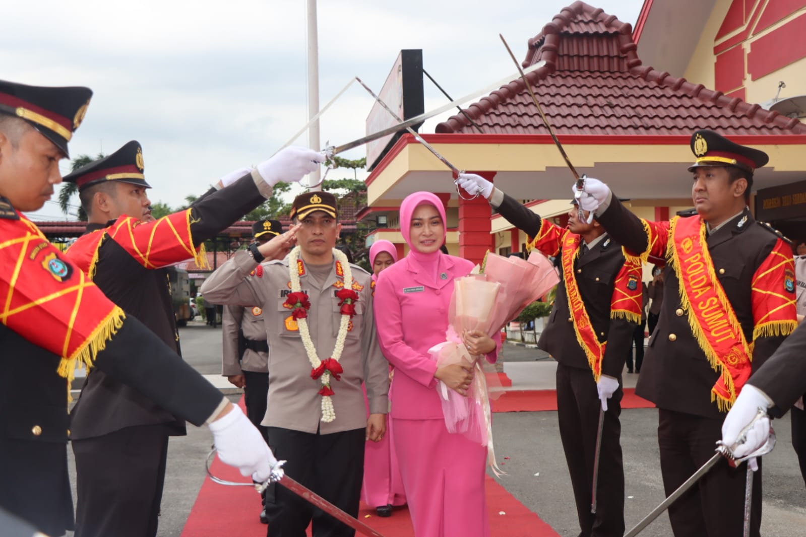 Pisah Sambut Kapolresta Deli Serdang yang Lama dan Baru Penuh Haru