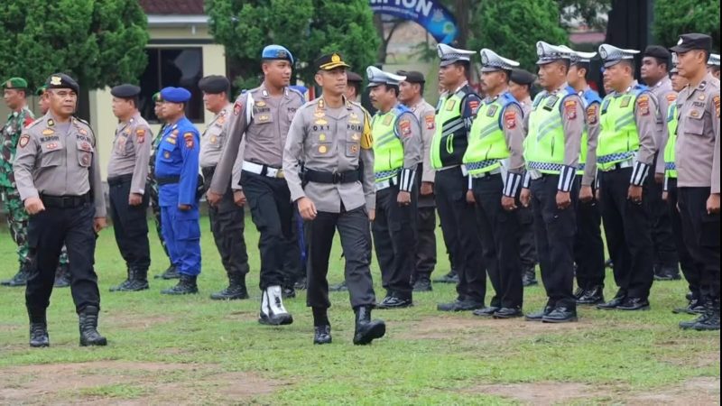Kapolres Sergai Memimpin Apel Gelar Pasukan Operasi Mantab Brata Toba 2023-2024
