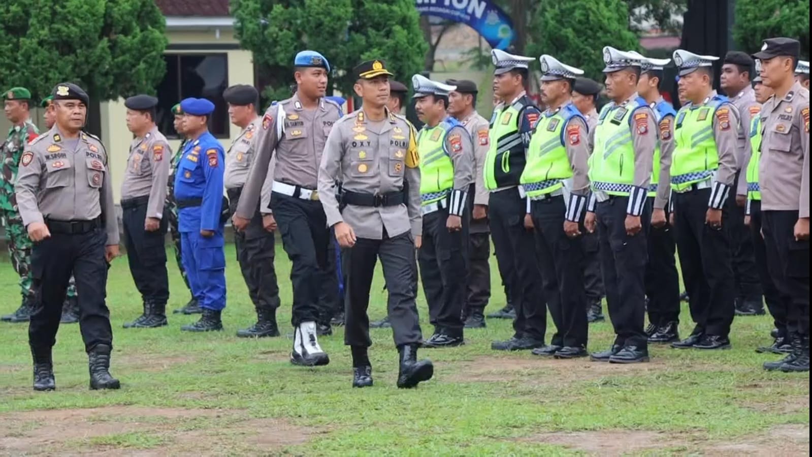Kapolres Sergai Memimpin Apel Gelar Pasukan Operasi Mantab Brata Toba 2023-2024