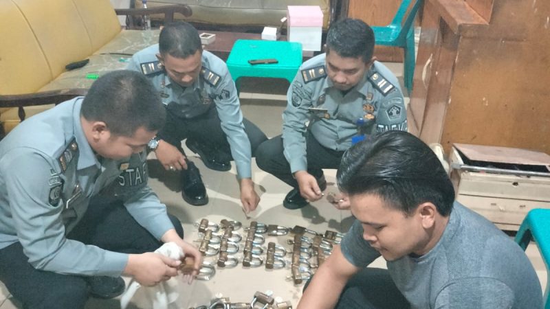 Jaga Stabilitas Keamanan, Rutan Labuhan Deli Lakukan Perawatan Gembok Kamar Hunian