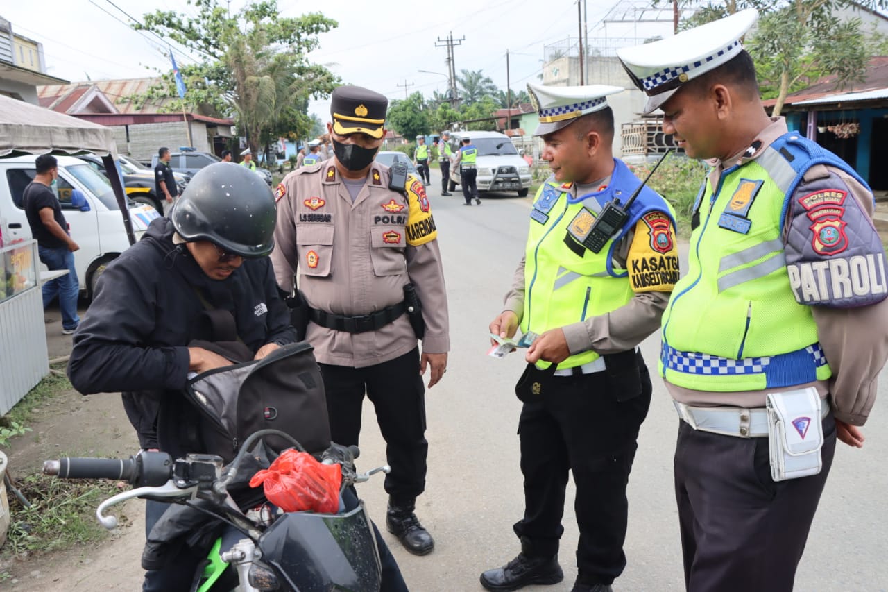 Polsek Dolok Masihul Gelar Razia Untuk Meminimalisir Kejahatan di Jalan