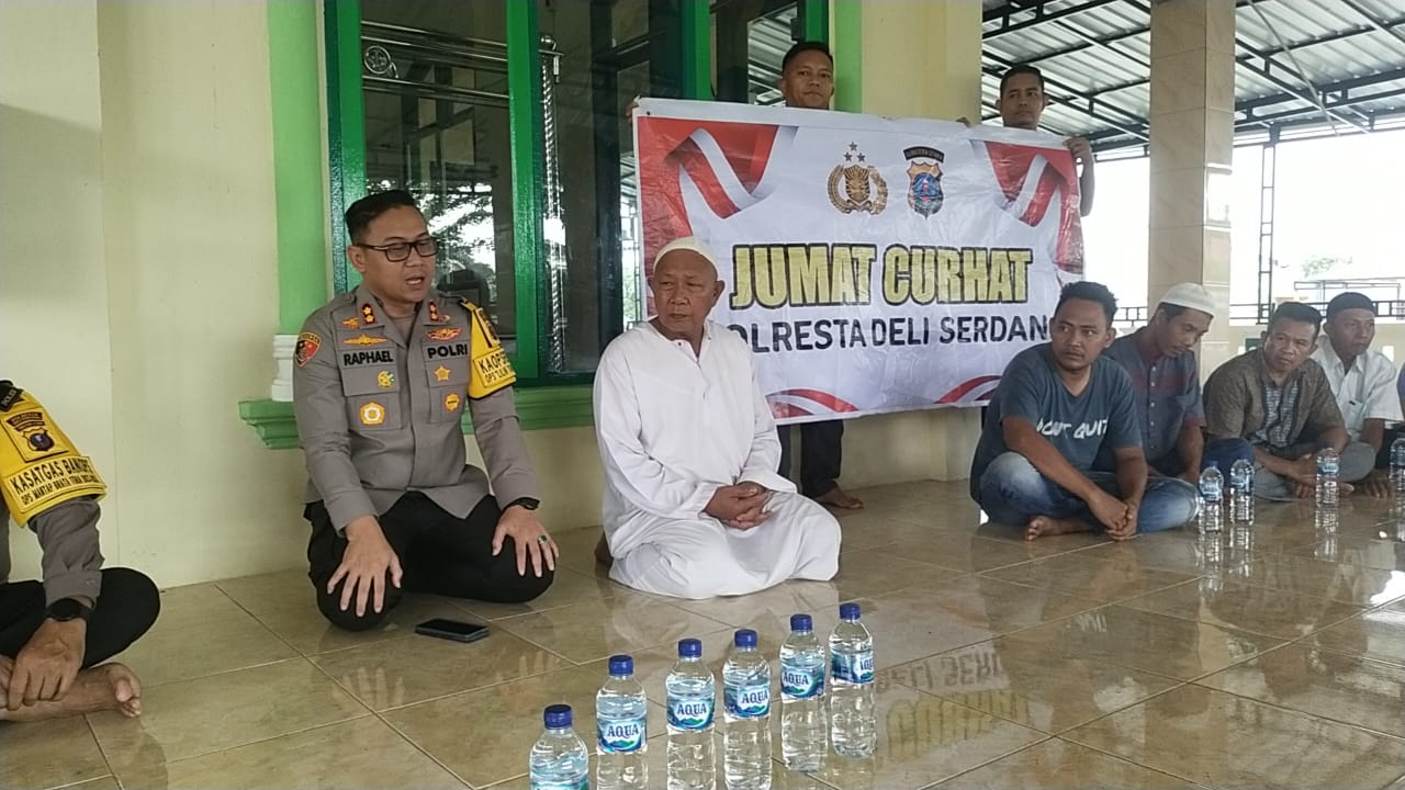 Jumat Curhat, Kapolresta Deli Serdang Duduk Bersama Dengarkan Keluhan Masyarakat