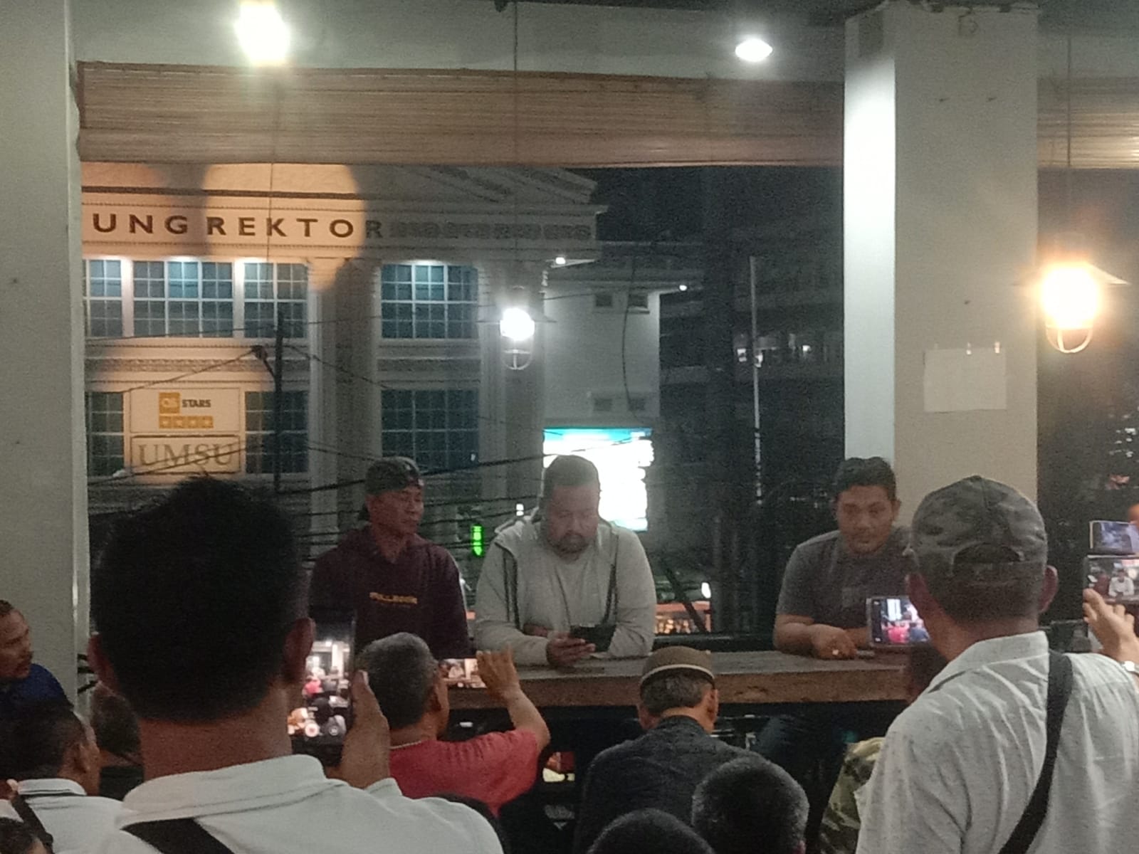 Helmax Alex Didampingi Kuasa Hukumnya, Bantah Lakukan Penganiayaan Terhadap Salah Seorang Dari Sekelompok Pemuda Tak Dikenal