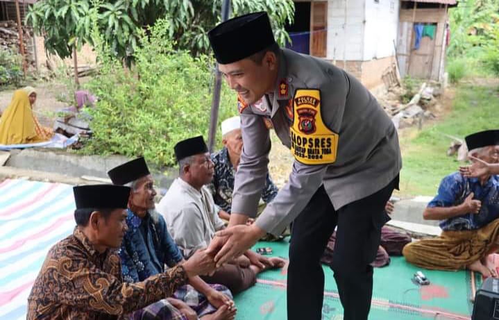 Kapolres Madina Melayat Kerumah Duka Orang Tua Dari Salah Seorang Wartawan