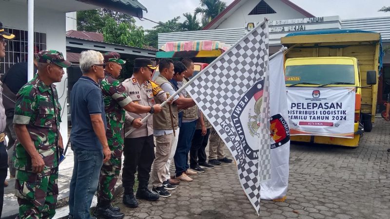 Kapolres Binjai Bersama Forkopimda Lepas Keberangkatan Logistik Pemilu 2024