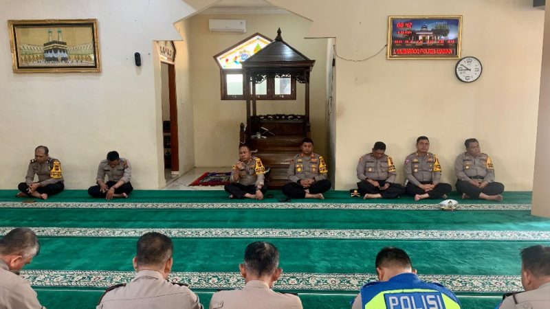 Berpuasalah Kamu, Agar Kamu Sehat” Tausyiah Kompol Marluddin, S.Ag., M.H Di Mesjid Al Mubaroq Polres Madina