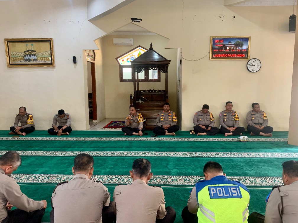 Berpuasalah Kamu, Agar Kamu Sehat” Tausyiah Kompol Marluddin, S.Ag., M.H Di Mesjid Al Mubaroq Polres Madina