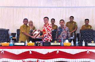Perwakilan Masing Masing Dapil Menyampaikan Hasil Reses Pertama