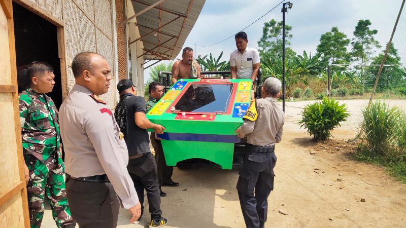 Polsek Tanjung Morawa bersama TNI dan pemerintah setempat Gerebek Tempat Judi Tembak Ikan di Desa Tanjung Morawa B