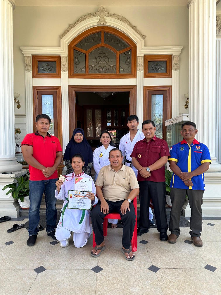 Kakanim Sibolga Bersama Walikota Sibolga Apresiasi Atlet Karate KKI Berprestasi