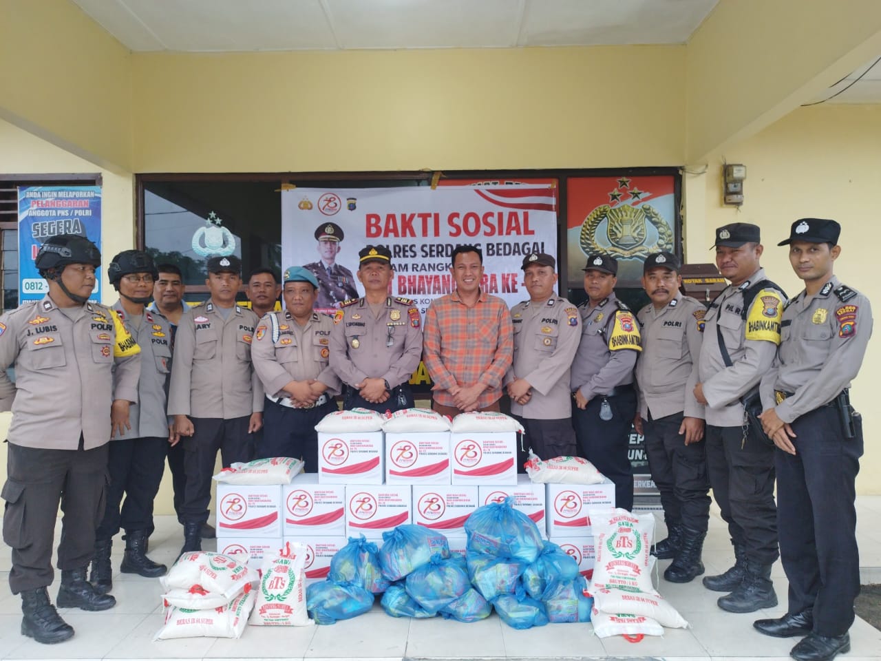 Polsek Tanjung Beringin berikan Bantuan Sosial dalam Rangka HUT Bhayangkara ke 78