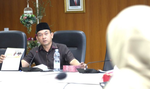 Hujan Deras dan Angin Kencang Membuat Pohon Tumbang