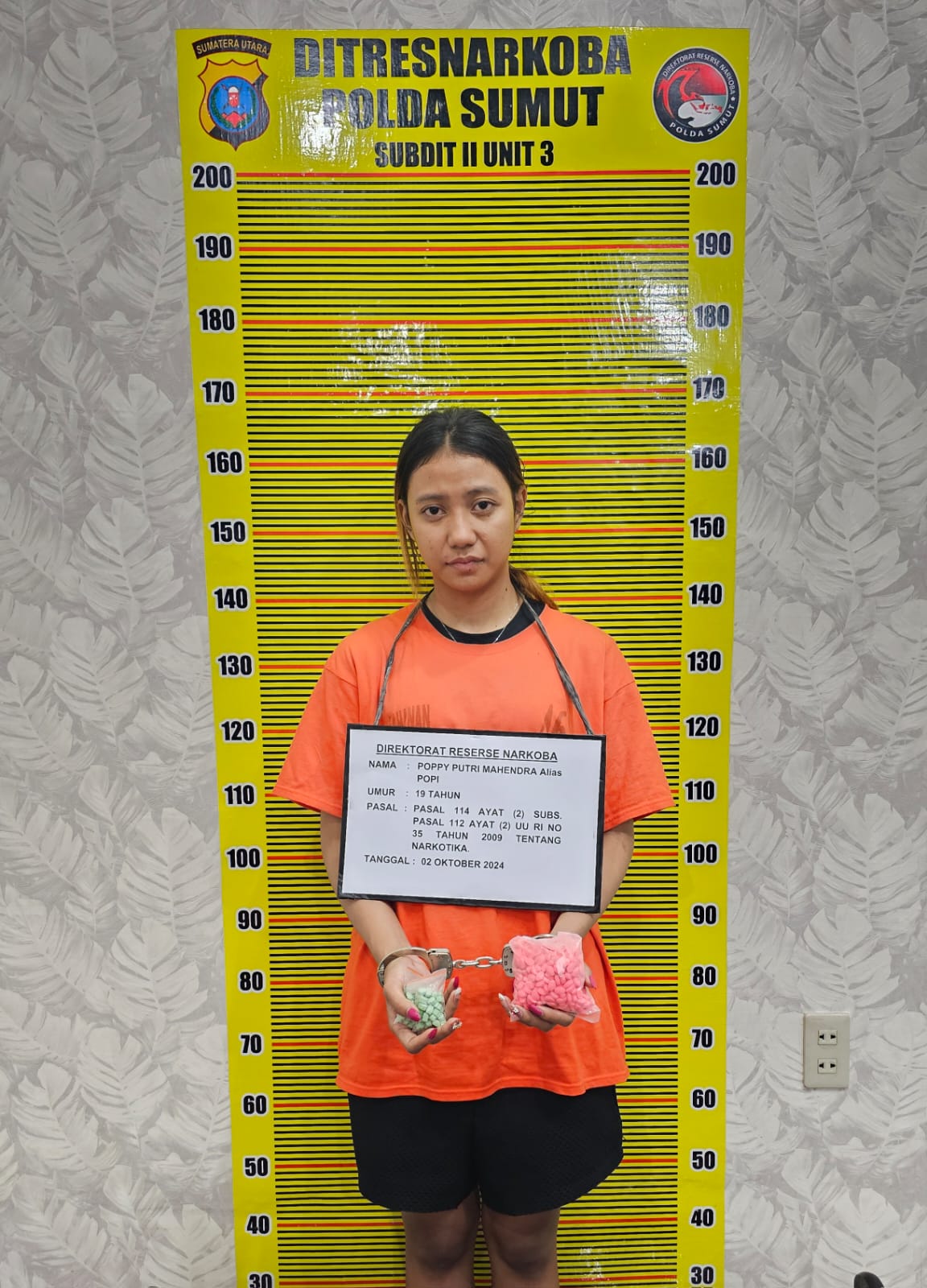 Polda Sumut Tangkap Wanita Muda Bawa Ratusan Butir Ekstasi